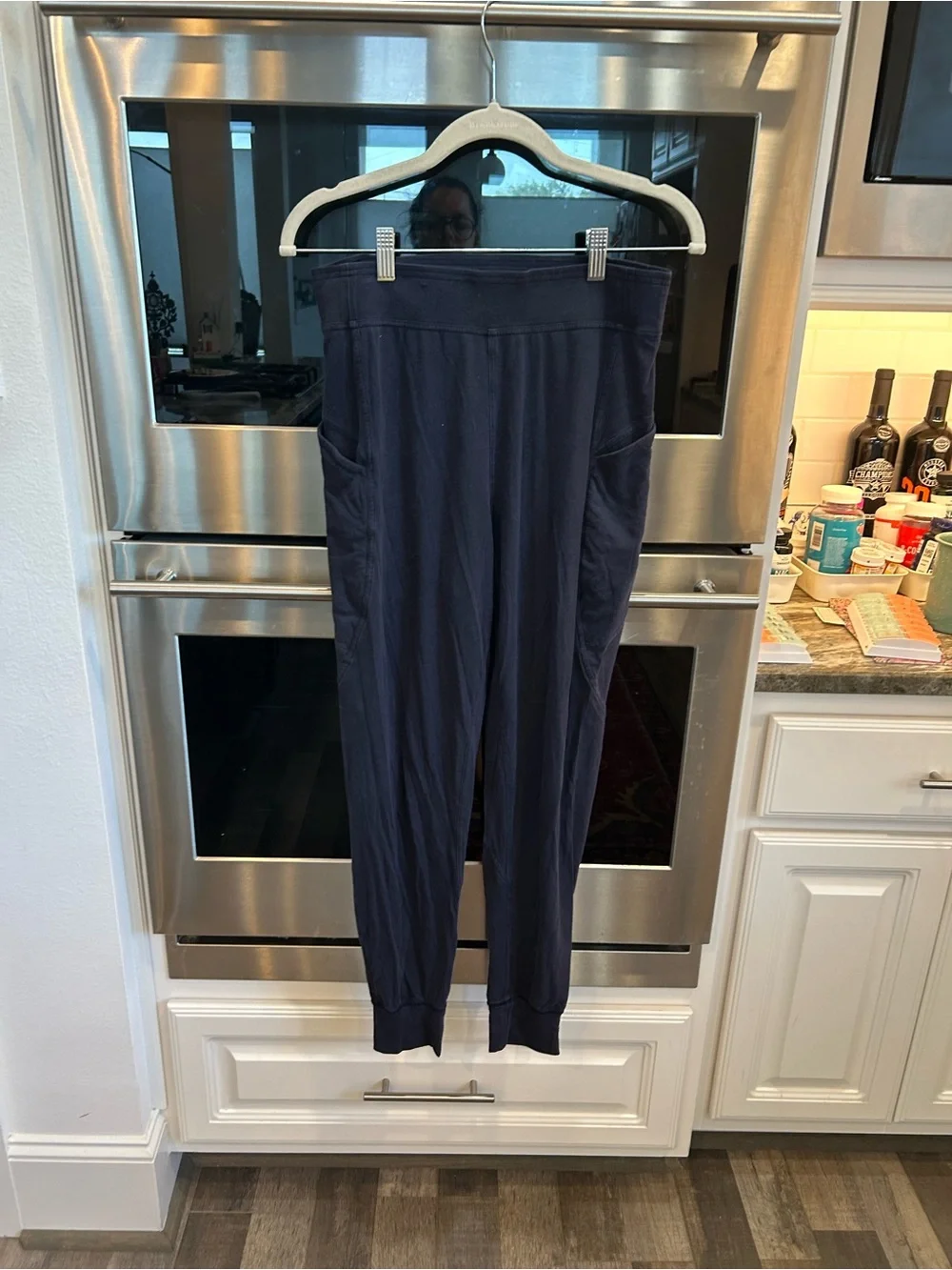 lululemon athletica Joggers size 6 have wear